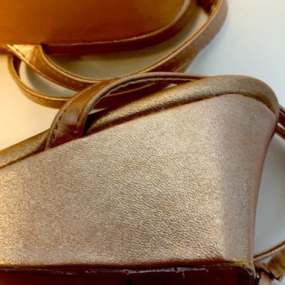 Adrienne Vittadini wedge sandals rose gold 8 - Picture 8 of 8